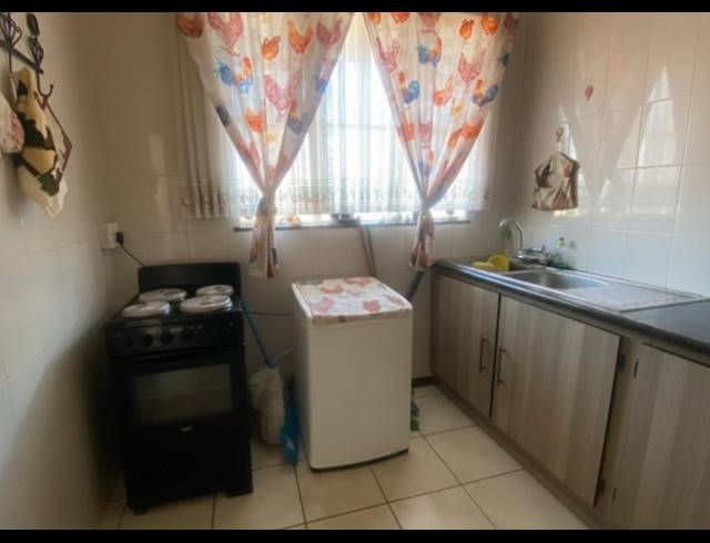 2 BEDROOM FLAT FOR SALE IN VANDERBIJLPARK CW 3